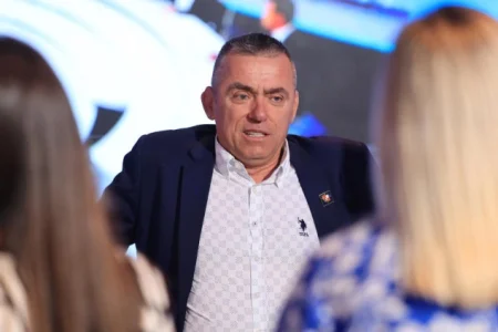 Domovinski pokret sutra predstavlja Deklaraciju o hrvatskoj izbornoj jedinici u FBiH Domovinski pokret sutra predstavlja Deklaraciju o hrvatskoj izbornoj jedinici u FBiH