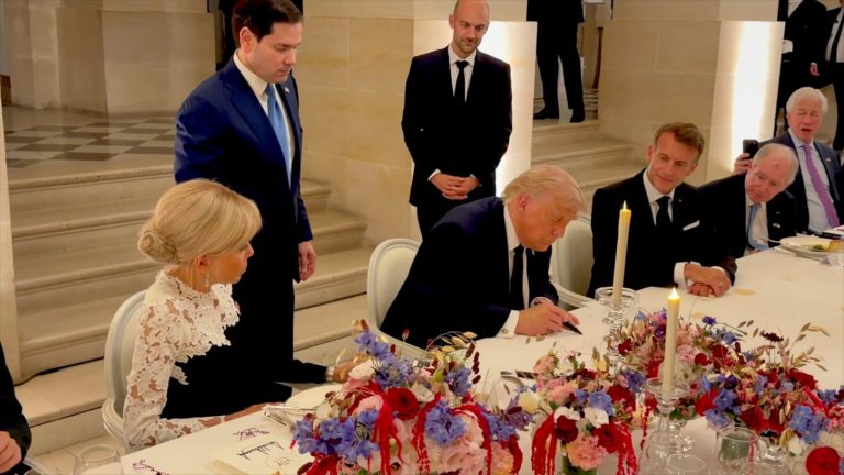Trump i iranski predsjednik potpisali privremeni mirovni sporazum – podijeljeni ključni detalji Trump i iranski predsjednik potpisali privremeni mirovni sporazum – podijeljeni ključni detalji