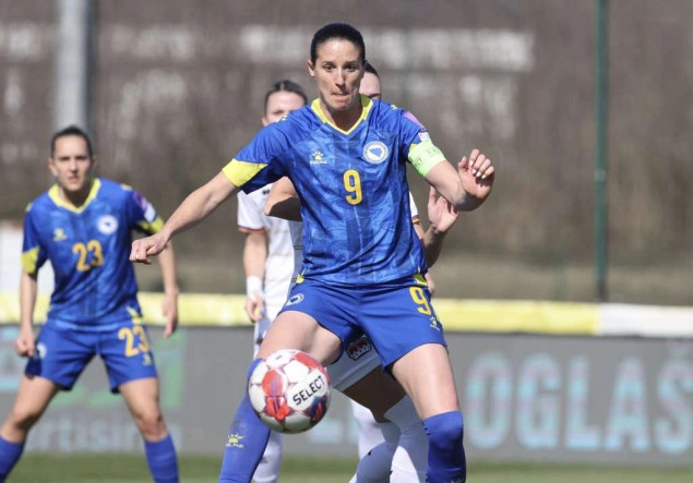 Zmajice bi večerašnjom pobjedom u Estoniji osigurale baraž za SP i promociju u Ligu B Zmajice bi večerašnjom pobjedom u Estoniji osigurale baraž za SP i promociju u Ligu B