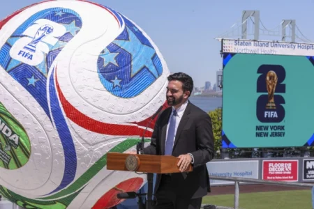 Gradonačelnik New Yorka: Fudbal ne bi postojao bez imigranata Gradonačelnik New Yorka: Fudbal ne bi postojao bez imigranata