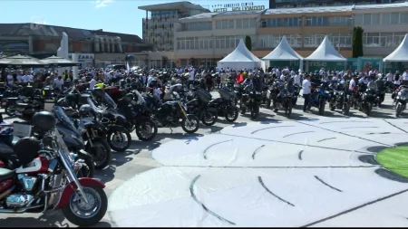 Kolona motociklista iz Sarajeva krenula na put sjećanja prema Potočarima Kolona motociklista iz Sarajeva krenula na put sjećanja prema Potočarima