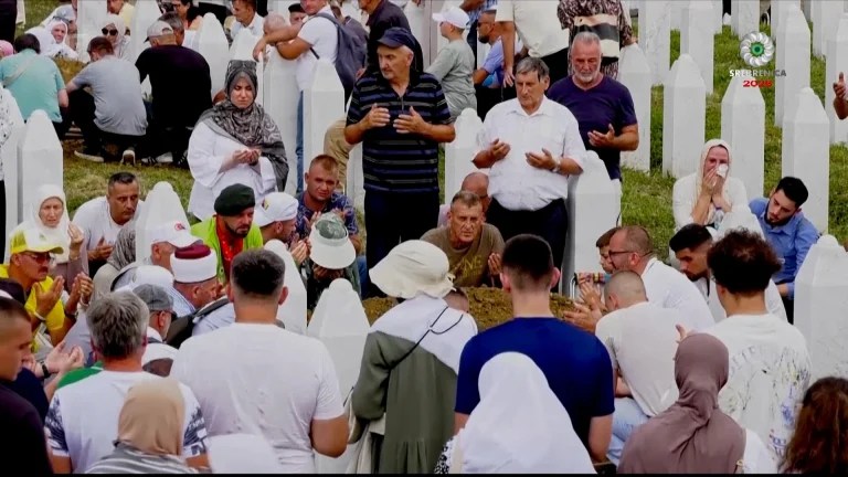 Istina mora biti sačuvana: Zvaničnici širom svijeta odali počast žrtvama genocida u Srebrenici
