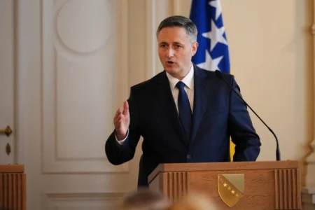 Bećirović uputio saučešće emiru Katara povodom smrti šeika Hamada bin Khalife Al Thanija Bećirović uputio saučešće emiru Katara povodom smrti šeika Hamada bin Khalife Al Thanija