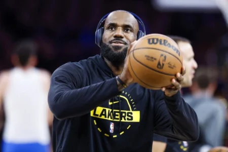 LeBron James karijeru nastavlja u Philadelphia 76ersima LeBron James karijeru nastavlja u Philadelphia 76ersima