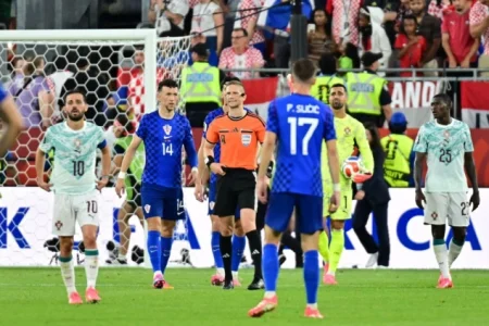 HNS traži objašnjenje od FIFA-e zbog spornih sudijskih odluka na utakmici protiv Portugala HNS traži objašnjenje od FIFA-e zbog spornih sudijskih odluka na utakmici protiv Portugala