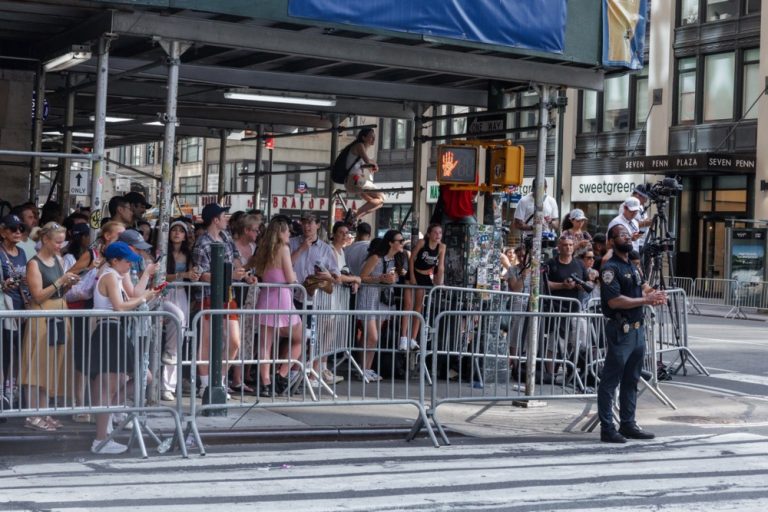 Taylor Swift i Travis Kelce vjenčali se u Madison Square Gardenu; Adam Sandler vodio ceremoniju