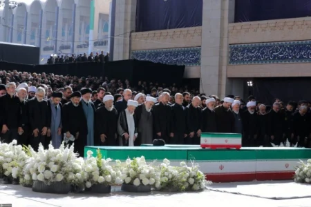 Pozivi na ubistvo Trumpa na dženazi iranskog vrhovnog lidera Alija Khameneija Pozivi na ubistvo Trumpa na dženazi iranskog vrhovnog lidera Alija Khameneija