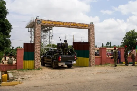 Nigerijske snage oslobodile učenike otete u maju te uhapsile pripadnike militantne grupe Nigerijske snage oslobodile učenike otete u maju te uhapsile pripadnike militantne grupe