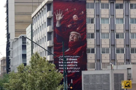 Iran upozorio SAD: Svaka kopnena invazija završit će snažnim vojnim odgovorom Iran upozorio SAD: Svaka kopnena invazija završit će snažnim vojnim odgovorom