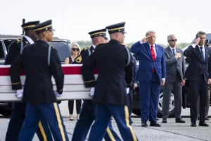 Trump prisustvovao dočeku posmrtnih ostataka četvero američkih vojnika poginulih u ratu s Iranom