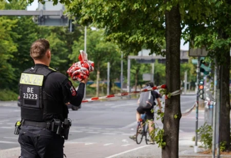 Policija pretresa stan osumnjičenog za napad u Berlinu: Četvero povrijeđenih pušteno iz bolnice Policija pretresa stan osumnjičenog za napad u Berlinu: Četvero povrijeđenih pušteno iz bolnice