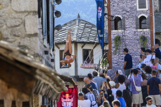 Iffland i Gimeno preuzeli vodstvo pred finale Red Bull Cliff Divinga u Mostaru