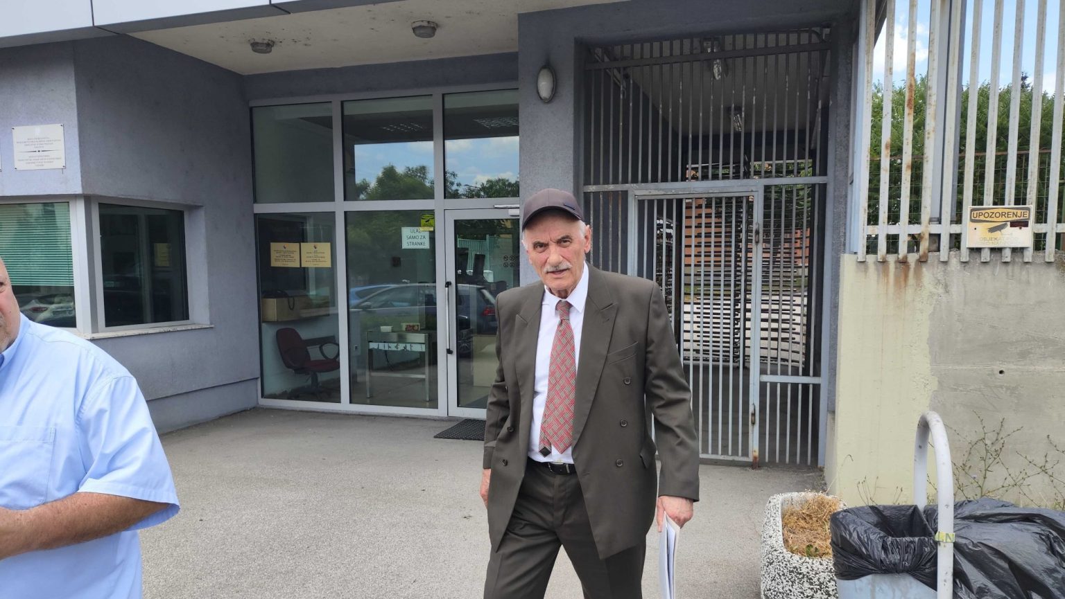 Blagojević i ostali: Na referisanju u komandi tražio odgovornost za ubistva