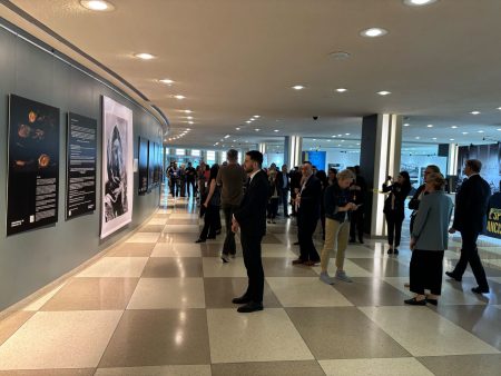 Izložba Životi iza polja smrti ponovo u New Yorku Izložba Životi iza polja smrti ponovo u New Yorku