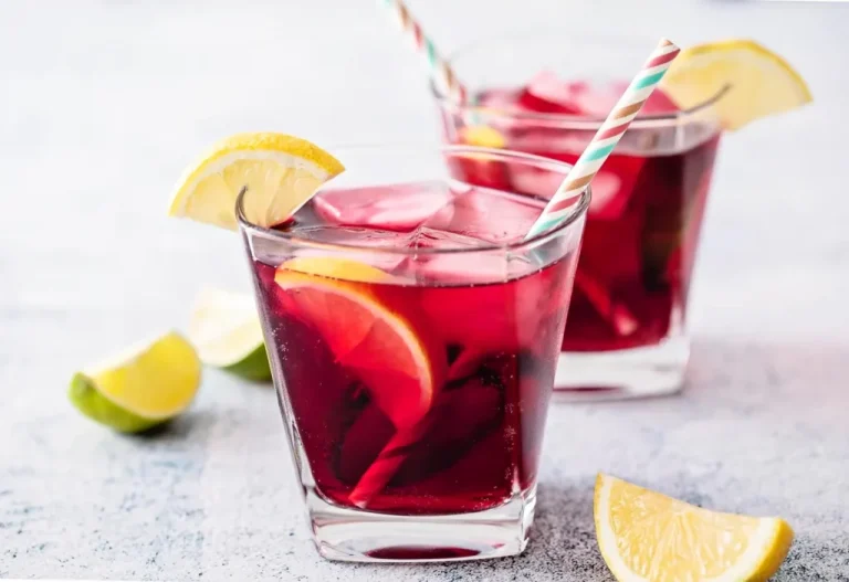 Aperitivi u evropskom stilu, osvježavajući i sa malo alkohola: Pet dobrih recepata Aperitivi u evropskom stilu, osvježavajući i sa malo alkohola: Pet dobrih recepata