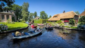 Nizozemska Venecija – bajkovito selo Giethoorn