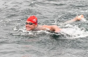 Autistični turski plivač Tuna Tunca preplivao Sjeverni kanal i ostvario novi uspjeh u izazovu Oceans 7
