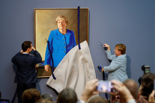 Portret Angele Merkel predstavljen u berlinskom muzeju, bivša kancelarka sama platila sliku Portret Angele Merkel predstavljen u berlinskom muzeju, bivša kancelarka sama platila sliku