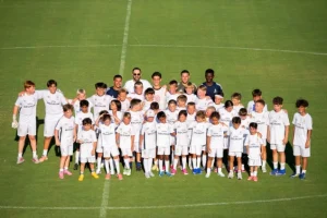 Zvijezda Reala trenirala s djecom: Arda Guler oduševio mališane u Antaliji