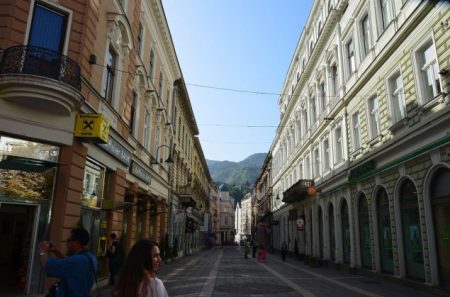 Arije s balkona odgođene za srijedu: Štrosmajerova ulica postaje koncertna scena pod otvorenim nebom