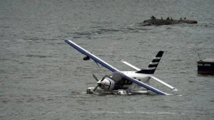 Osam osoba spašeno nakon incidenta s hidroavionom u New Yorku