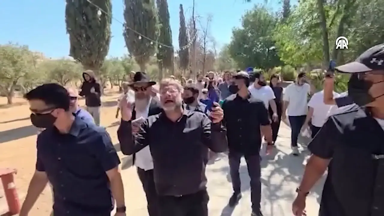 Izraelski ministar Ben-Gvir upao u kompleks džamije Al-Aksa u okupiranom Istočnom Jerusalemu Izraelski ministar Ben-Gvir upao u kompleks džamije Al-Aksa u okupiranom Istočnom Jerusalemu
