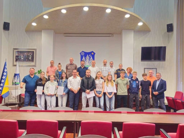 Bihać dodijelio 11 stipendija perspektivnim mladim sportistima Bihać dodijelio 11 stipendija perspektivnim mladim sportistima