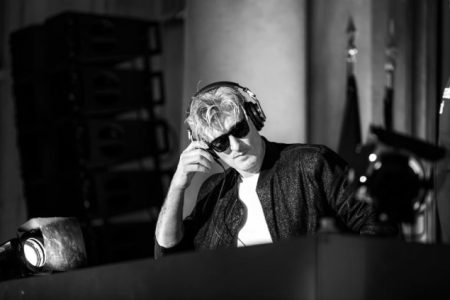 Preminuo francuski elektronski muzičar Kavinsky, autor kultne pjesme Nightcall Preminuo francuski elektronski muzičar Kavinsky, autor kultne pjesme Nightcall