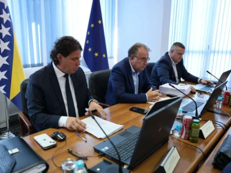 Vlada FBiH – Donesen Program javnih investicija Federacije BiH 2026-2028. godina Vlada FBiH – Donesen Program javnih investicija Federacije BiH 2026-2028. godina