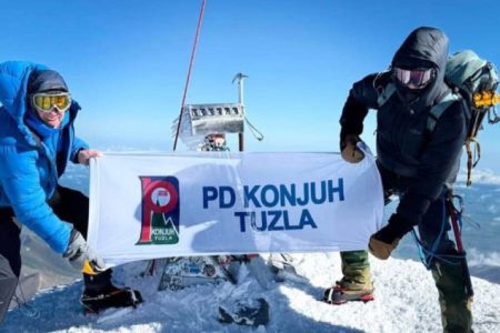 Članovi PD Konjuh Tuzla osvojili Elbrus: Najviši vrh Evrope bio je najteži uspon u našim životima Članovi PD Konjuh Tuzla osvojili Elbrus: Najviši vrh Evrope bio je najteži uspon u našim životima