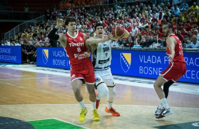 Košarkaši BiH otputovali za Beograd, gdje sutra igraju protiv Srbije Košarkaši BiH otputovali za Beograd, gdje sutra igraju protiv Srbije