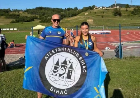 Jasmina Nuspahić viceprvakinja BiH na 400 metara, nova medalja za AK Bihać Jasmina Nuspahić viceprvakinja BiH na 400 metara, nova medalja za AK Bihać