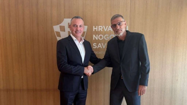Slaven Bilić je novi selektor hrvatske reprezentacije Slaven Bilić je novi selektor hrvatske reprezentacije