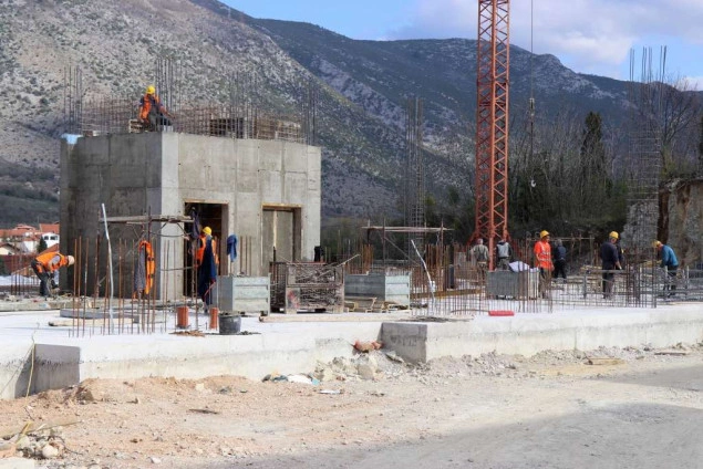 Kako žive strani radnici u BiH, jesu li zadovoljni primanjima i mogu li štedjeti?