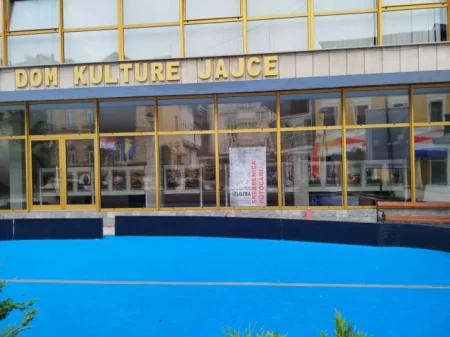 Jajce domaćin izložbe posvećene kulturi sjećanja na genocid u Srebrenici Jajce domaćin izložbe posvećene kulturi sjećanja na genocid u Srebrenici