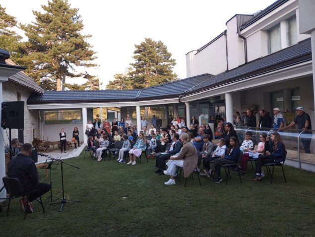 U okviru Livanjskog kulturnog ljeta promovirana slikovnica Maštar uz kreativnu radionicu za djecu