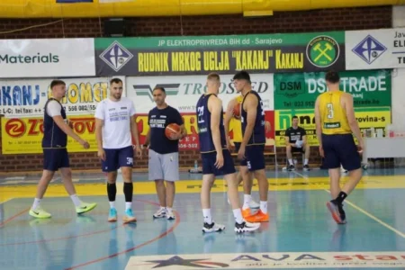Košarkaši BiH treniraju u Kaknju pred gostovanje Srbiji Košarkaši BiH treniraju u Kaknju pred gostovanje Srbiji