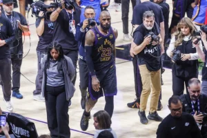 Lebron James uputio poruku Los Angeles Lakersima