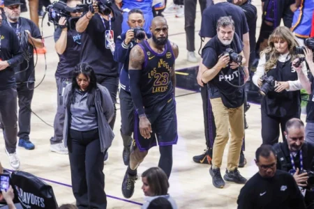 Lebron James uputio poruku Los Angeles Lakersima Lebron James uputio poruku Los Angeles Lakersima