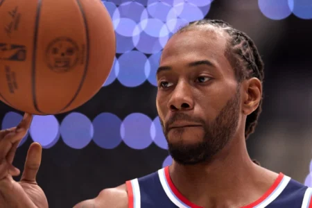 Kawhi Leonard ponovo u dresu Toronto Raptorsa Kawhi Leonard ponovo u dresu Toronto Raptorsa