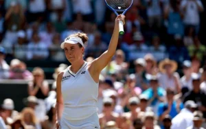 Noskova i Kostyuk u polufinalu Wimbledona