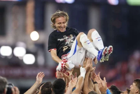 Luka Modrić ostaje u Milanu Luka Modrić ostaje u Milanu