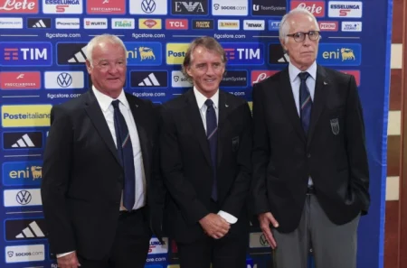 Roberto Mancini se po povratku na klupu Italije izvinio navijačima za iznenadnu ostavku prije tri godine Roberto Mancini se po povratku na klupu Italije izvinio navijačima za iznenadnu ostavku prije tri godine