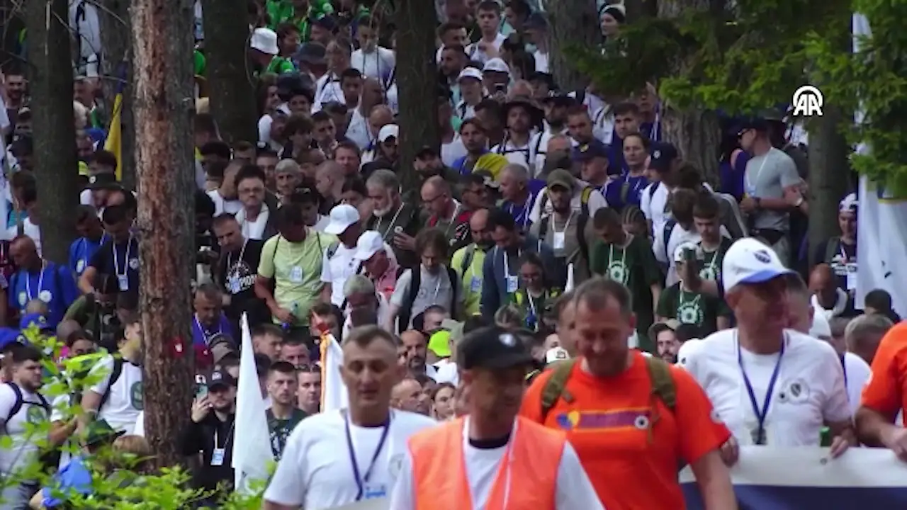 Iz Nezuka krenuo Marš mira: Više od 6.300 učesnika odaju počast žrtvama genocida u Srebrenici Iz Nezuka krenuo Marš mira: Više od 6.300 učesnika odaju počast žrtvama genocida u Srebrenici