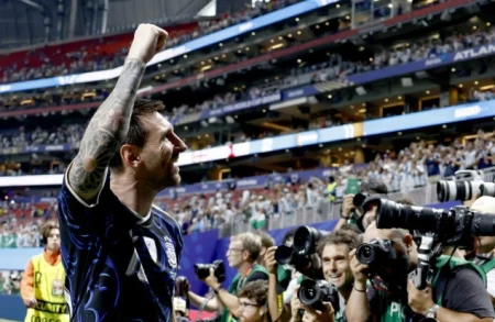 Messi: Pobjeda u polufinalu Svjetskog prvenstva je poklon za Maradonu Messi: Pobjeda u polufinalu Svjetskog prvenstva je poklon za Maradonu