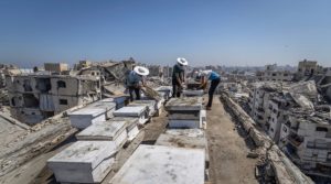 Rat mu je uništio više od 400 košnica, ali nije ugasio nadu: Palestinski pčelar ponovo gradi život u Gazi