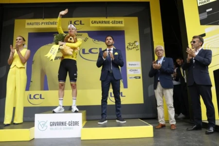 Pogačar pobijedio u šestoj etapi i ponovo preuzeo vođstvo na Tour de France Pogačar pobijedio u šestoj etapi i ponovo preuzeo vođstvo na Tour de France