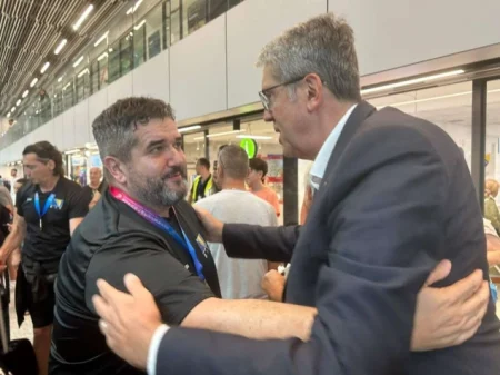 Gradonačelnik Avdić dočekao srebrene odbojkaše: Istinski ambasadori BiH i ponos svih građana Gradonačelnik Avdić dočekao srebrene odbojkaše: Istinski ambasadori BiH i ponos svih građana