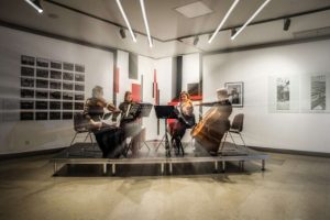SA Sinfonietta otvara 4. sezonu projekta Muzikom kroz izložbu koncertom u Collegium Artisticumu