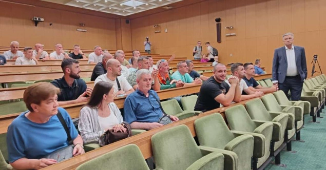 Grad Zenica nudi rješenje za Toplanu: Kasumović spreman izmiriti dug za grijanje i otkupiti preduzeće Grad Zenica nudi rješenje za Toplanu: Kasumović spreman izmiriti dug za grijanje i otkupiti preduzeće